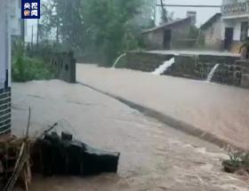 重庆7区县暴雨，9条河流出现1—3米涨水过程